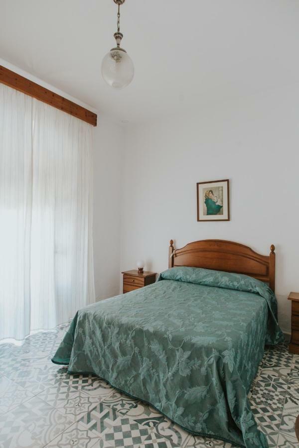 הוילה לה פואבלה דה לוס אינפאנטס Casa Leal מראה חיצוני תמונה